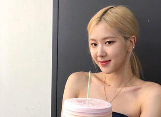 Nhân dịp sinh nhật lần thứ 25, Rosé Blankpink gửi món quà đặc biệt tặng fan 