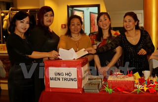 Ân tình đêm ca nhạc-đấu giá ủng hộ đồng bào lũ lụt tại Cộng hòa Séc