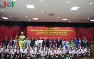 Phó Chủ tịch Quốc hội thăm cộng đồng người Việt tại Lào