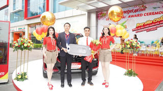 Khách hàng của Vietjet nhận xe hơi trị giá 1,5 tỷ đồng