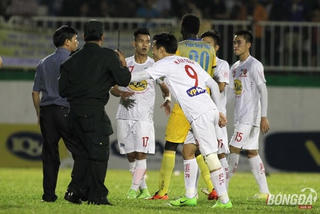 Hàng loạt án phạt ở V-League được đưa ra