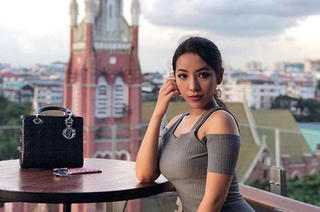 Nữ bác sĩ bị thu hồi giấy phép vì quá gợi cảm