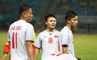 Rách mí mắt, Tiền vệ Quang Hải Olympic Việt Nam có gặp nguy hiểm không?