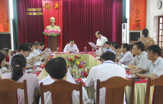 Ông Ngô Sách Thực kiểm tra công tác bầu cử tại Nghệ An