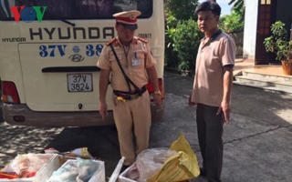 Phát hiện xe khách chở nội tạng động vật không rõ nguồn gốc