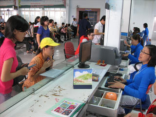 Khó mua vé tàu khuyến mãi