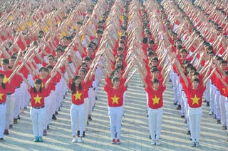 1.500 sinh viên Cần Thơ xếp hình bản đồ Việt Nam