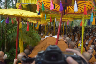 Trang nghiêm lễ nhập kim quan Thiền sư Thích Nhất Hạnh