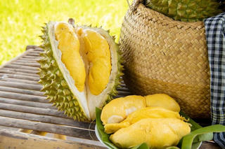 Không ăn sầu riêng khi uống rượu, bia