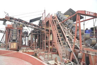 Bắt nhiều tàu moi ruột sông Hồng