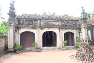 Đền đức Trần Triều chờ… sập