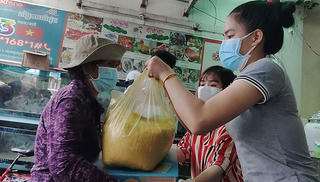 Người Việt tại Campuchia: Những ngày chống Covid-19