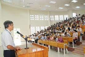 Đề xuất kéo dài thời gian giảng dạy với giảng viên là giáo sư, tiến sĩ