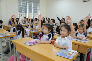 Một năm nhìn lại chương trình, sách giáo khoa: Kiên định để về đích