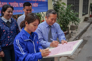 Biến điểm tập kết rác thành vườn hoa
