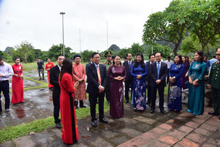 Lãnh đạo  Hà Nội dâng hương tại Cố đô Hoa Lư và đền Đô 