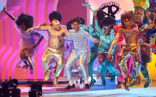 Grammy 2022: Bruno Mars 'oanh tạc', BTS trắng tay lần 2