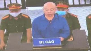 Vợ chồng ‘Đường Dương’ tiếp tục hầu tòa vì tội hành hung phụ xe Phúc Cường