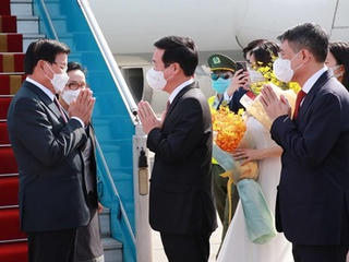 Tổng Bí thư, Chủ tịch nước Lào bắt đầu thăm hữu nghị chính thức Việt Nam