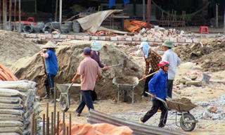Khu vực lao động phi chính thức: Khó tiếp cận các gói hỗ trợ