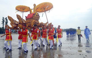 Khai hội đình Trà Cổ