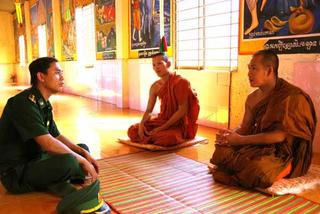 Tấm gương mẫu mực của vị sư cả trẻ tuổi