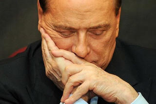 Cựu Thủ tướng Berlusconi bị kết án 3 năm tù