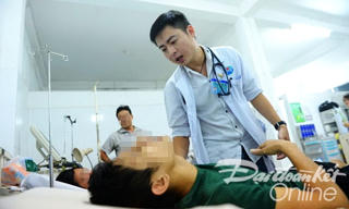 Về quê trị bệnh cứu người