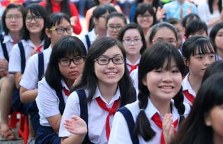 Miễn học phí cho học sinh: Vẫn còn nhiều băn khoăn