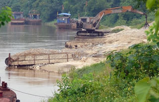 Điều tra, xác minh phản ánh tình trạng khai thác cát trái phép tại Hưng Yên