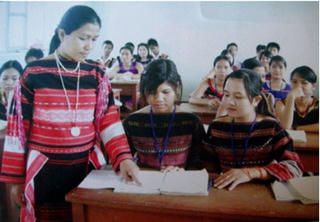 Hoàn chỉnh bộ chữ dân tộc Cor, biên soạn sách dạy và học tiếng Cor