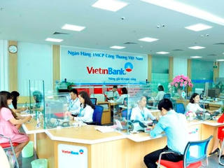 Fitch Ratings nâng triển vọng xếp hạng của VietinBank