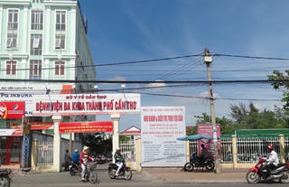 Một giám đốc bệnh viện xin ra Đảng và nghỉ việc