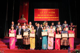 Nhiều địa phương kỷ niệm Ngày Nhà giáo Việt Nam