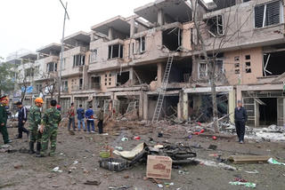 Chùm ảnh: Cận cảnh vụ nổ ở Văn Phú