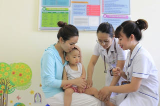 Sớm thí điểm vắc xin mới ‘5 trong 1’