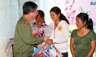Đắk Lắk dành hơn 40 tỷ đồng tặng quà đối tượng chính sách