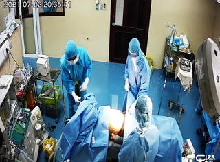 Cần Thơ: Cứu sống bệnh nhân mắc Covid-19 bị thủng dạ dày