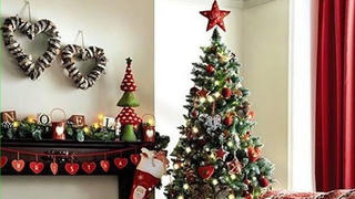 [ẢNH] Trang trí cây thông Noel lộng lẫy trong đêm Giáng sinh