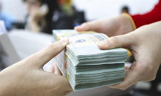Có nên nới chỉ tiêu tăng trưởng tín dụng tiêu dùng?