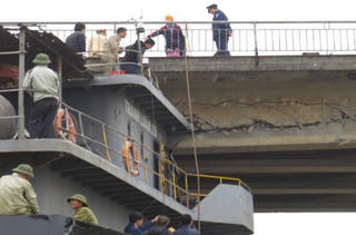 Xử lý nghiêm vụ tàu đâm vỡ dầm cầu An Thái