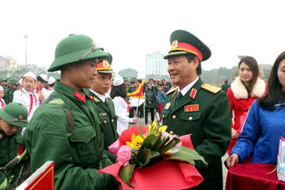 Thanh Hóa: 4.000 thanh niên hăng hái lên đường nhập ngũ
