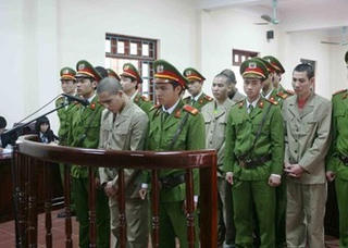 Vĩnh Phúc: Ngày 13-7 mở lại phiên tòa xét xử vụ “Quan tài diễu phố”