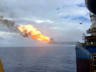 Vietsovpetro đón dòng khí và condensate đầu tiên từ mỏ Thiên Ưng