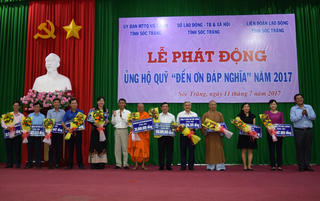 Sóc Trăng: 1,6 tỷ đồng ủng hộ Quỹ ‘Đền ơn đáp nghĩa’ năm 2017 ngay trong lễ phát động