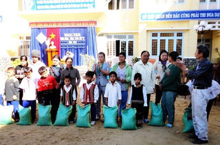 Kom Tum: Cấp hơn 446 tấn gạo cho học sinh