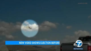 Giây phút phi công F-16 Mỹ nhảy dù khỏi tiêm kích đâm thủng mái nhà