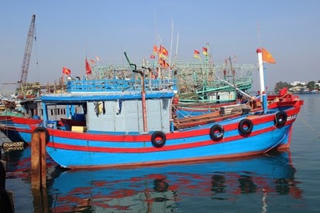 Người giáo dân nặng gánh hai vai