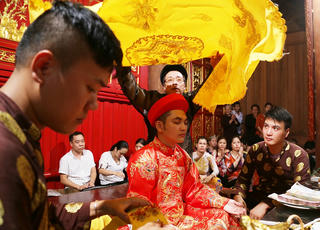 Tìm quy chuẩn cho nghi lễ hầu đồng