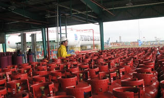 Hơn 4.000 loại giấy phép con trái luật: Doanh nghiệp khó sống